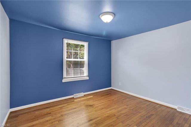 547 Fox Hill Road, Hampton, VA 23669