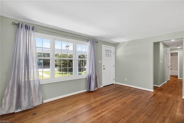 547 Fox Hill Road, Hampton, VA 23669