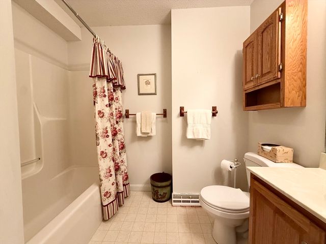 18D Castle Hill Road 18D, Agawam, MA 01001