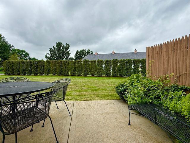 18D Castle Hill Road 18D, Agawam, MA 01001
