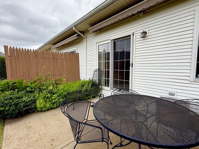 18D Castle Hill Road 18D, Agawam, MA 01001