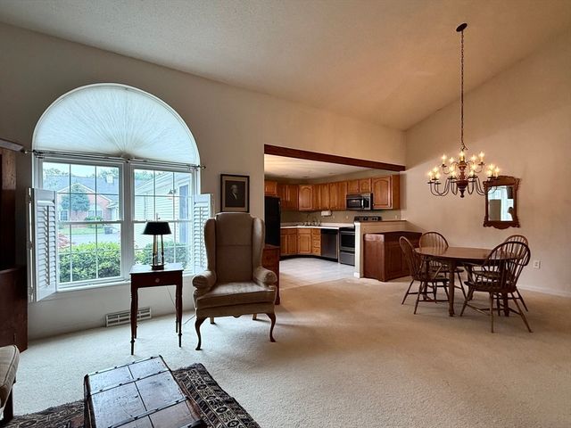 18D Castle Hill Road 18D, Agawam, MA 01001