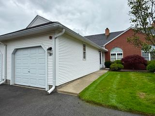18D Castle Hill Road 18D, Agawam, MA 01001