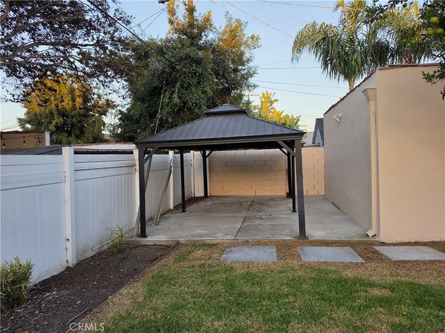 2053 W 75th Street, Los Angeles, CA 90047