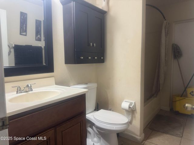 561 Borraclough Avenue NW, Palm Bay, FL 32907