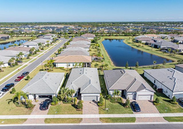 781 SE Courances Drive, Port St. Lucie, Port St Lucie, FL 34984