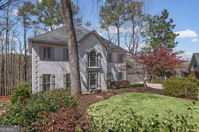 3373 Lake Crest Lane NE, Roswell, GA 30075