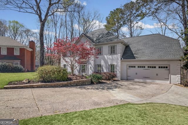 3373 Lake Crest Lane NE, Roswell, GA 30075