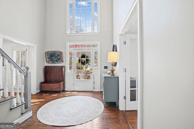 3373 Lake Crest Lane NE, Roswell, GA 30075