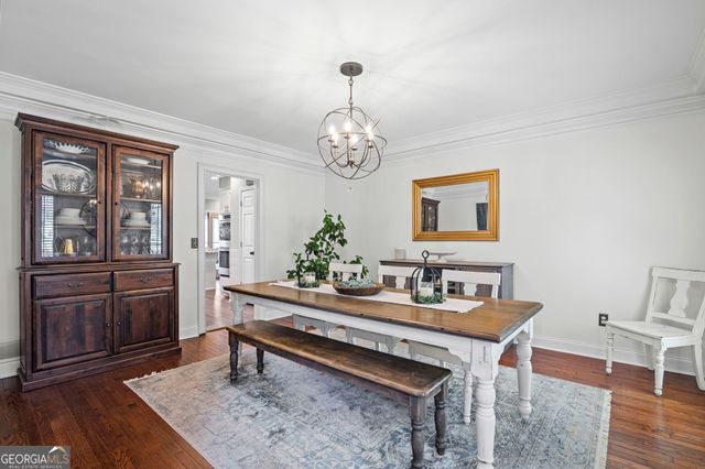 3373 Lake Crest Lane NE, Roswell, GA 30075