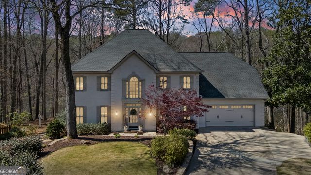 3373 Lake Crest Lane NE, Roswell, GA 30075
