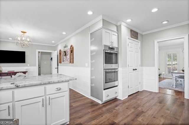 3373 Lake Crest Lane NE, Roswell, GA 30075