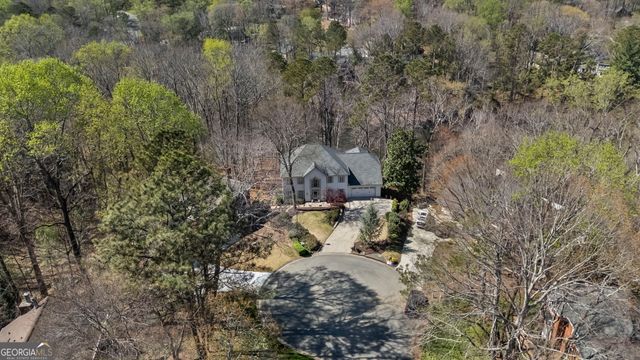 3373 Lake Crest Lane NE, Roswell, GA 30075