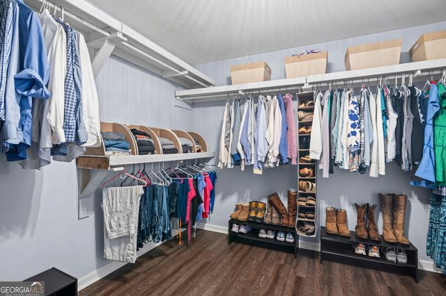 3373 Lake Crest Lane NE, Roswell, GA 30075