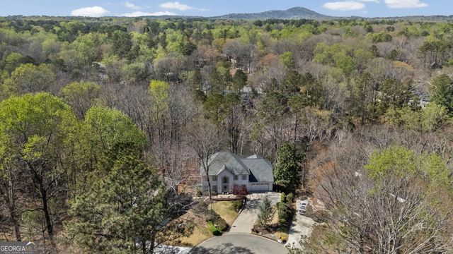 3373 Lake Crest Lane NE, Roswell, GA 30075