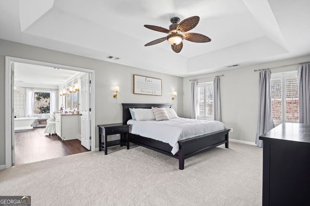 3373 Lake Crest Lane NE, Roswell, GA 30075