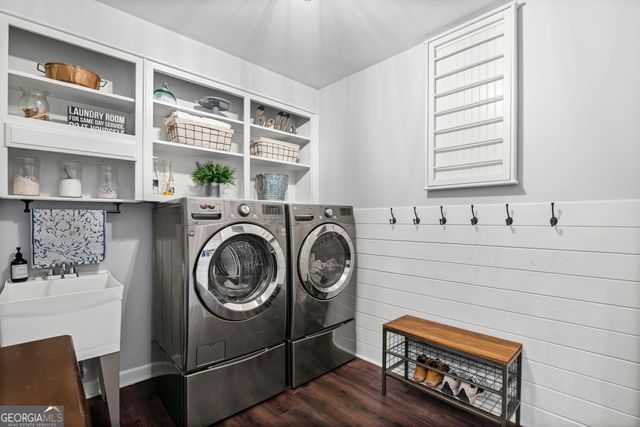 3373 Lake Crest Lane NE, Roswell, GA 30075