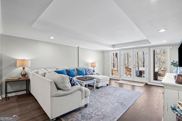 3373 Lake Crest Lane NE, Roswell, GA 30075