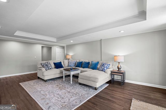 3373 Lake Crest Lane NE, Roswell, GA 30075