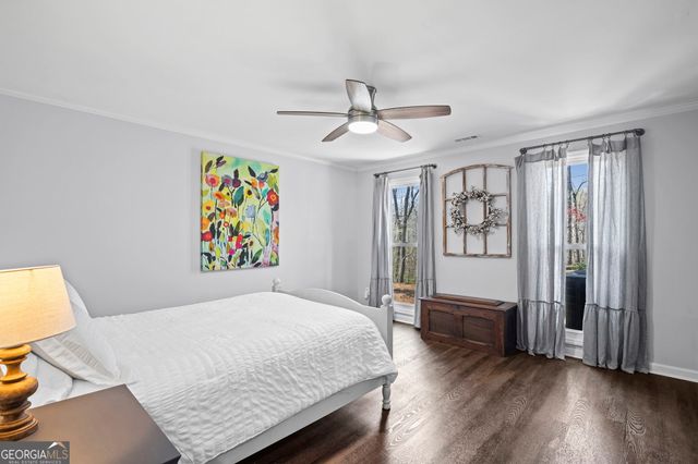 3373 Lake Crest Lane NE, Roswell, GA 30075