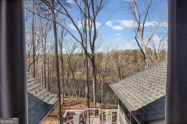 3373 Lake Crest Lane NE, Roswell, GA 30075