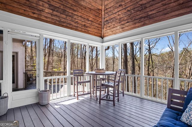 3373 Lake Crest Lane NE, Roswell, GA 30075