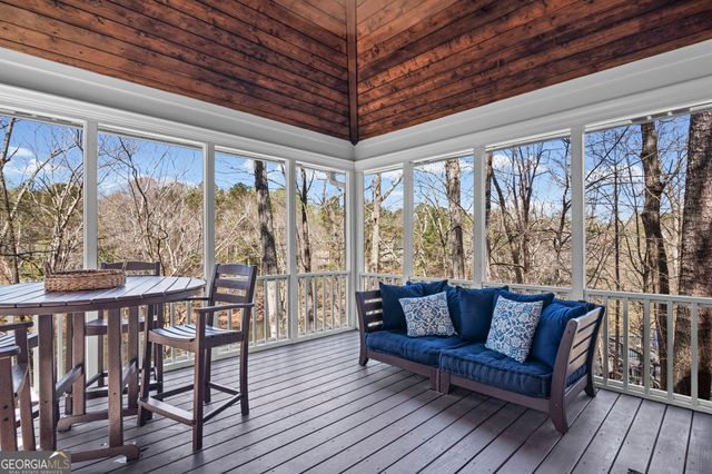 3373 Lake Crest Lane NE, Roswell, GA 30075