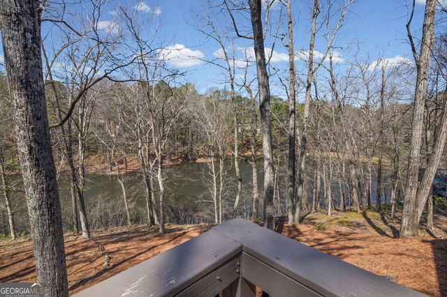 3373 Lake Crest Lane NE, Roswell, GA 30075