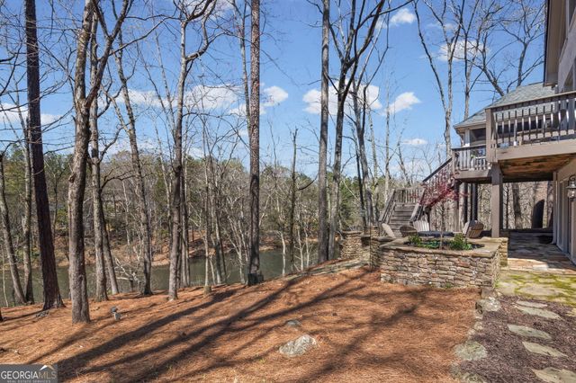 3373 Lake Crest Lane NE, Roswell, GA 30075