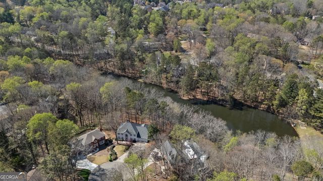 3373 Lake Crest Lane NE, Roswell, GA 30075