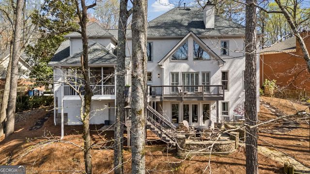 3373 Lake Crest Lane NE, Roswell, GA 30075