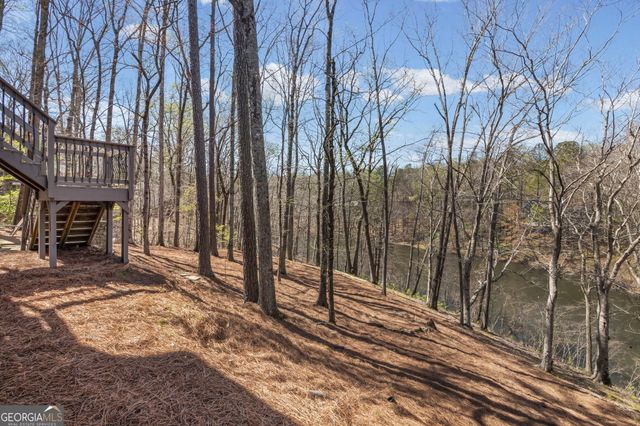 3373 Lake Crest Lane NE, Roswell, GA 30075