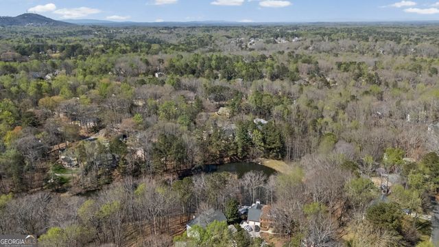3373 Lake Crest Lane NE, Roswell, GA 30075