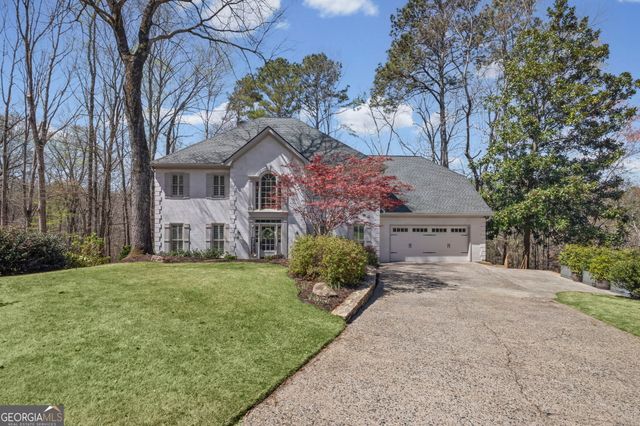 3373 Lake Crest Lane NE, Roswell, GA 30075