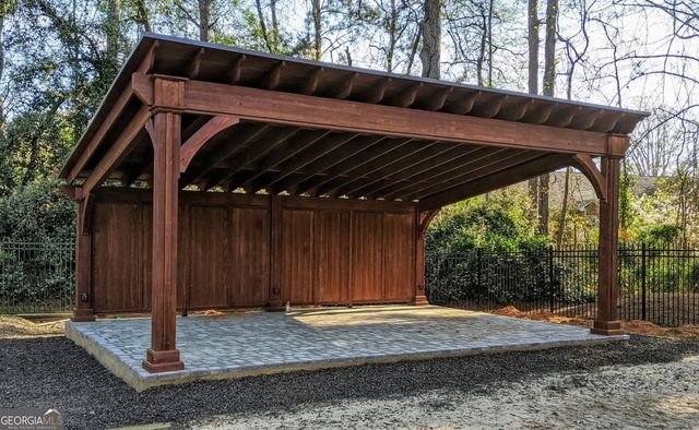 3373 Lake Crest Lane NE, Roswell, GA 30075