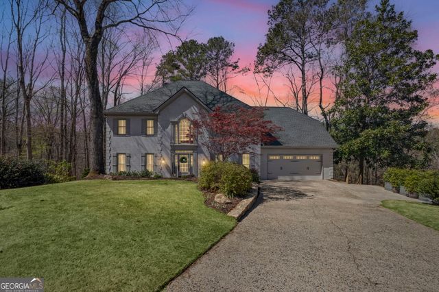 3373 Lake Crest Lane NE, Roswell, GA 30075