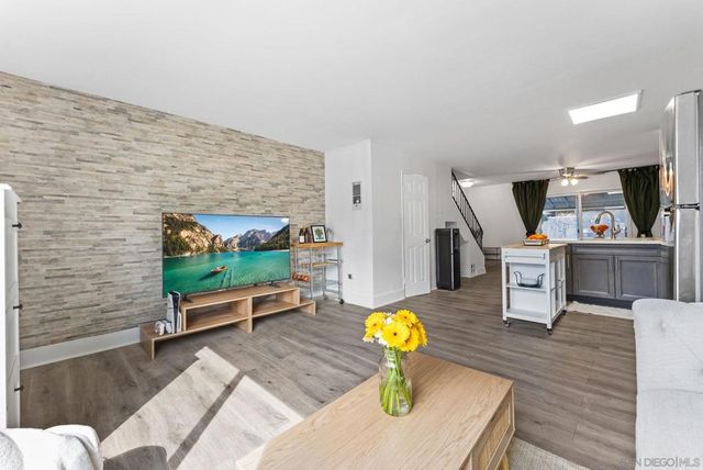 445 Ridgeway Ct, Spring Valley, CA 91977