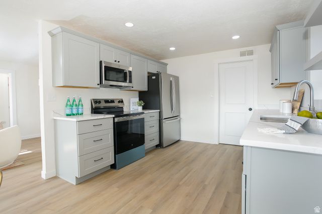 3402 W 6000 S, Roy, UT 84067