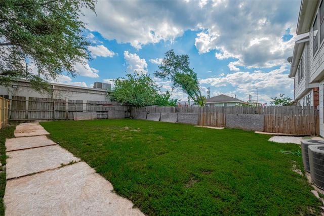 11214 Palmsprings Drive, Houston, TX 77034