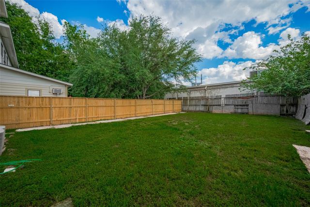 11214 Palmsprings Drive, Houston, TX 77034