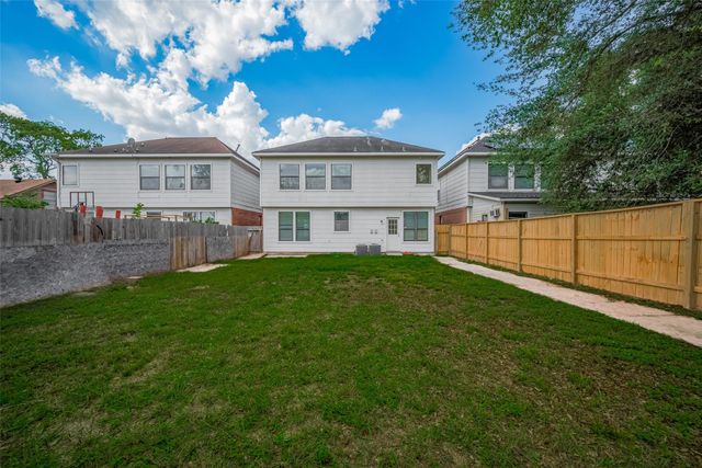 11214 Palmsprings Drive, Houston, TX 77034