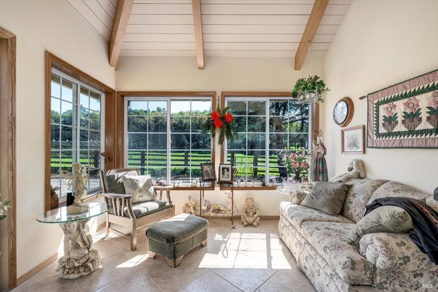 3061 North Ave, Napa, CA 94558