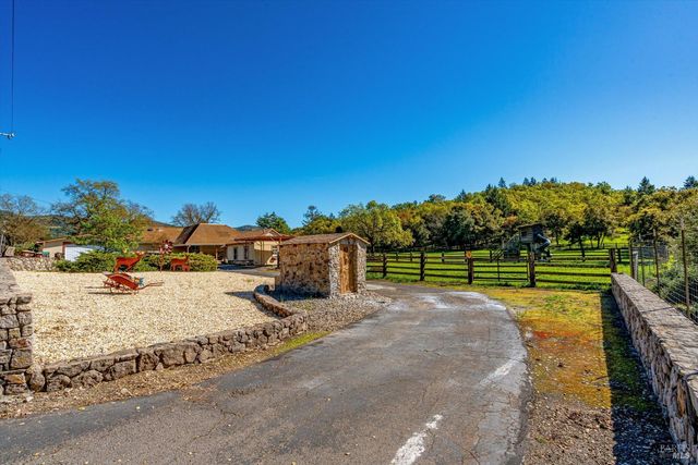 3061 North Ave, Napa, CA 94558