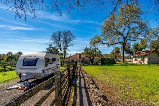 3061 North Ave, Napa, CA 94558