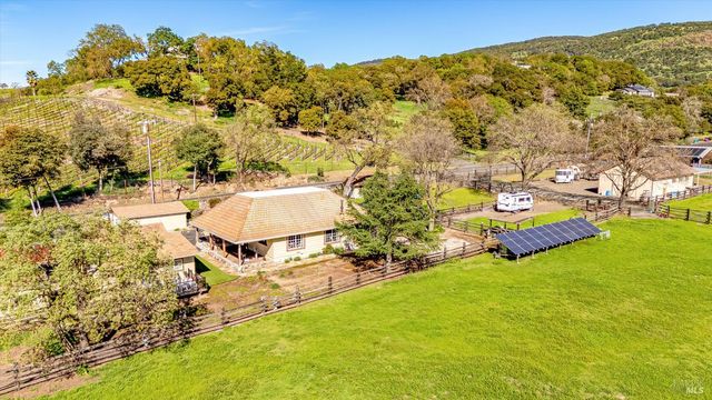 3061 North Ave, Napa, CA 94558