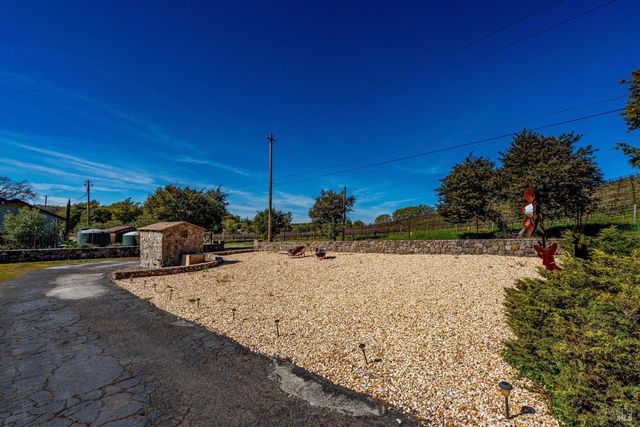 3061 North Ave, Napa, CA 94558