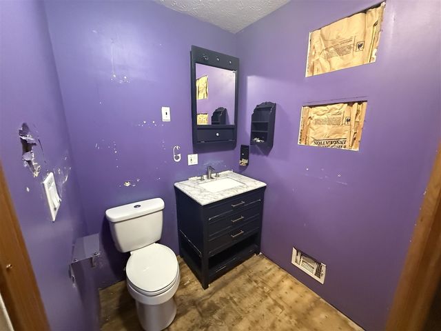 1747 Tennis Court, Pleasant Lake, MI 49272