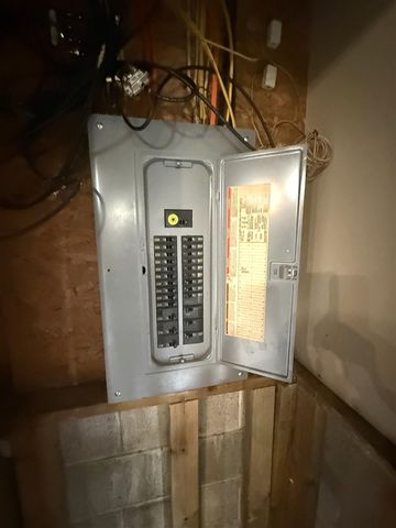 1747 Tennis Court, Pleasant Lake, MI 49272