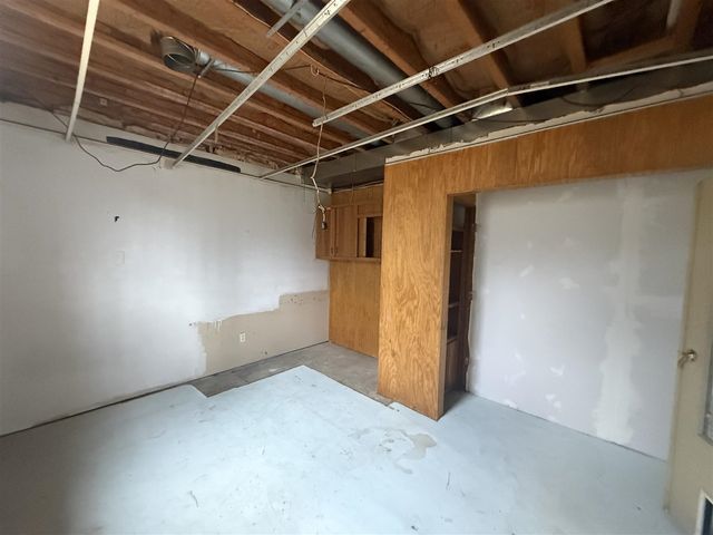 1747 Tennis Court, Pleasant Lake, MI 49272