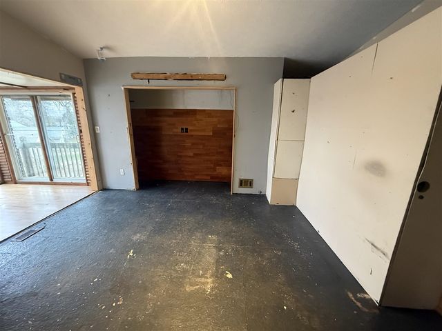 1747 Tennis Court, Pleasant Lake, MI 49272